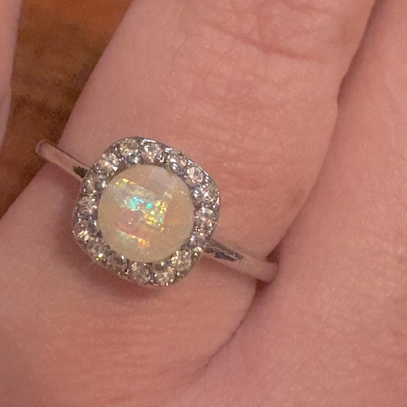 Elegant Silver Opal Ring with Crystal Accents - Picture 1 of 3